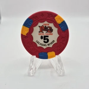Union Plaza Hotel Casino Las Vegas NV  1980's $5 Casino Chip N2277 *Circulated  - Picture 1 of 3