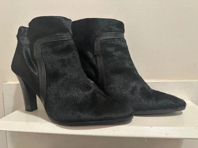 Escada Black Ankle Boots – Size 40, Faux Fur Effect, Elegant Pointed Toe Foto 1 de 4