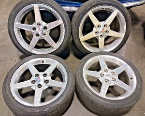 2005-2008 CORVETTE C6 5 SPOKE Z06 WHEELS + CENTER CAPS + TIRES STAGGERED 18 19s! - Photo 1 sur 7