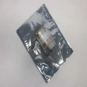 Ducommun Technologies 4IT6T24 SP4T SMA 24VDC/18-22GHz Interruttore RF Multiposizione - Foto 1 di 5
