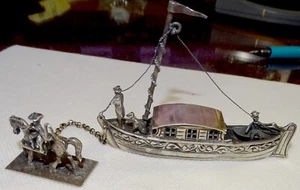 Antiguo bote de canal firmado en miniatura de plata 800 hecho a mano de 5" con barco para caballos y jinetes - Imagen 1 de 15