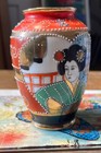 kleine, japanische Vase, 2 Damen, Kirschblüte und Lampion,Satsuma