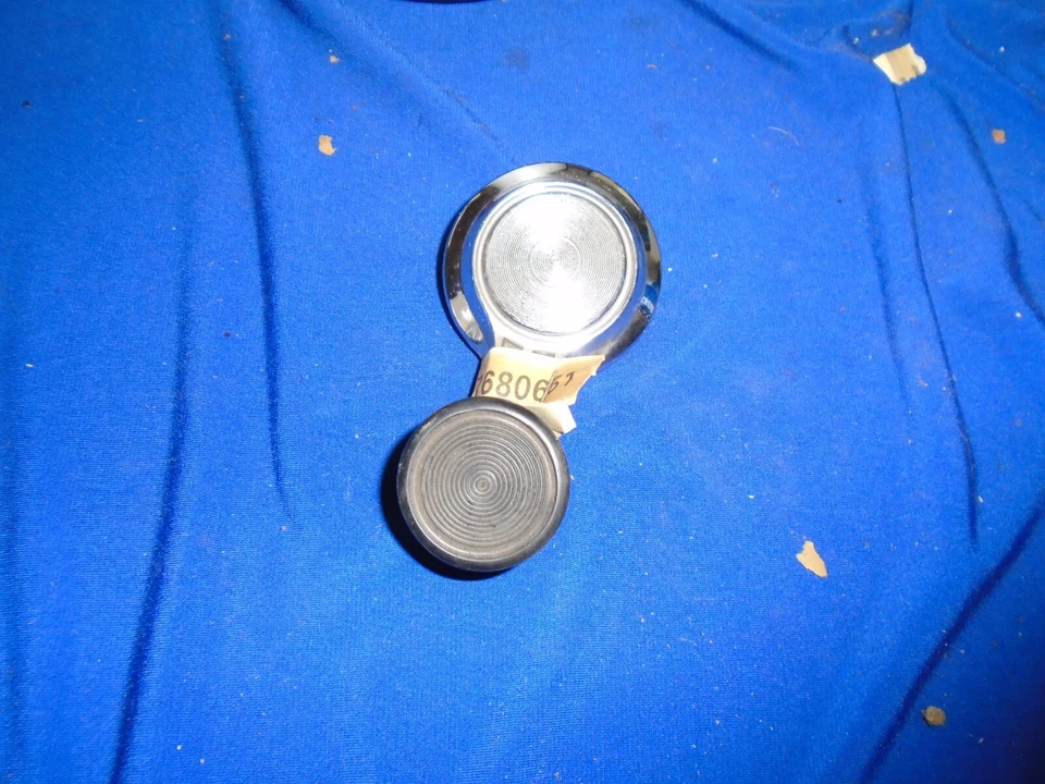 1967 chevrolet passenger and corvette 1/4 window handle 7680651 - Image 1 of 1