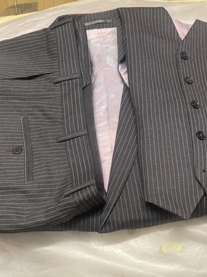 DOUGLAS-The-business 2-Buttons -3-Pieces Notched Suit Men’s U.K-42R-EUR-52”US-42 - Image 1 of 4