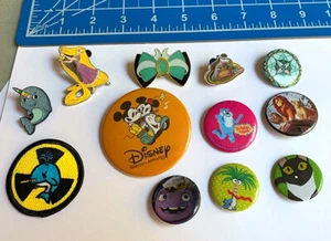 Konvolut 12 Disney Pin-Back Buttons - gemischtes Disney Set - Bild 1 von 1