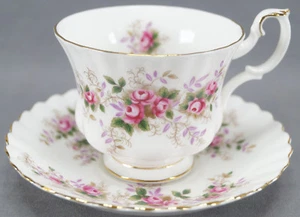 Royal Albert Lavender Rose Montrose Shape Bone China Tea Cup Circa 1961 - 2009 - Picture 1 of 8