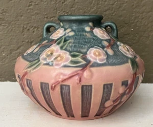 ROSEVILLE POTTERY (OH 1892-1954) CHERRY BLOSSOM VASE 617-3.5 GRN/PINK-ca 1932 - Picture 1 of 6