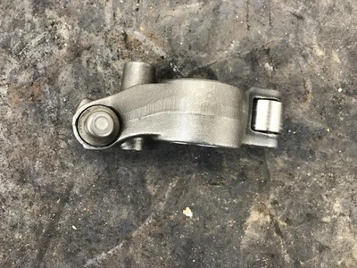 Brazo basculante del motor Mack MP7 - Usado | P/N 21822467 Foto 1 de 4