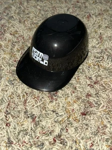 Mini casco de béisbol Travis Scott Astro World Souvenir mercancía oficial sombrero - Imagen 1 de 3