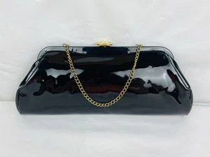 Bolso sin asas de charol negro de colección años 60 cadena de latón broche de flores - Imagen 1 de 9