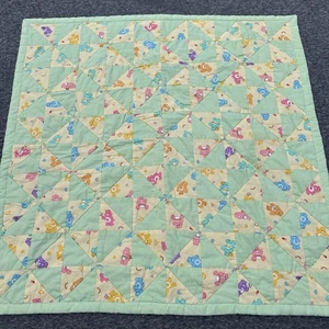 "Manta acolchada de retazos vintage Care Bears patrón de bloque de molinete 36""x36""" - Imagen 1 de 6