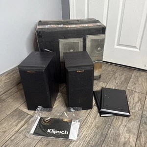 Klipsch RP-150M Regallautsprecher; Kirsche Paar mit Box - Bild 1 von 14