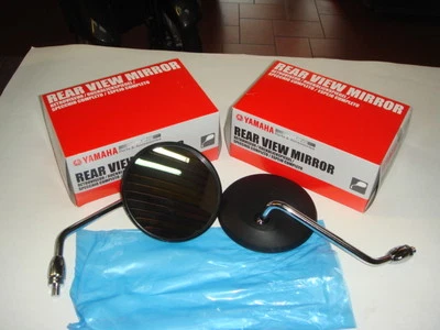 2 specchi mirrors originali Yamaha XT 600 e Tenerè 600 TW200 XTZ 750 Supertenerè - Immagine 1 di 3