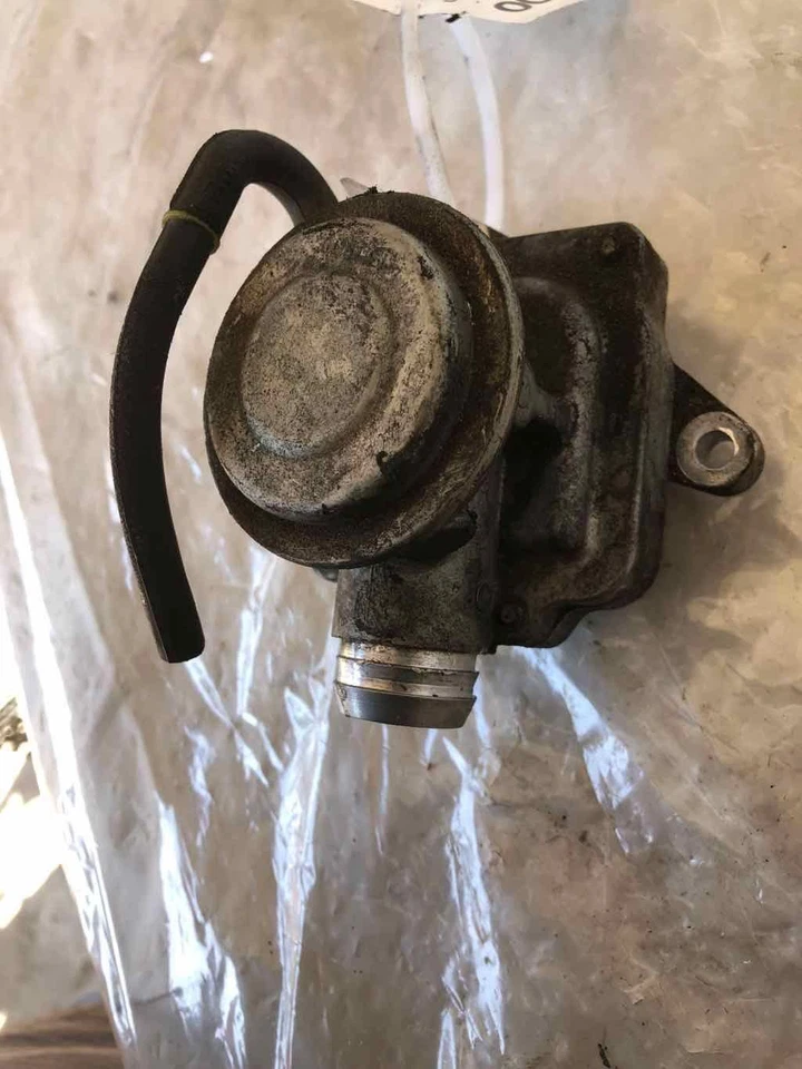 Mercedes Benz Clase C C300 2011 conjunto de válvula de recirculación de gases de escape EGR Foto 1 de 4