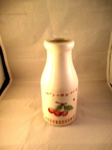 PFALTZGRAFF DELICIOUS Milk Bottle Jug 8" in Red Apple Country Primitive USA - Picture 1 of 5