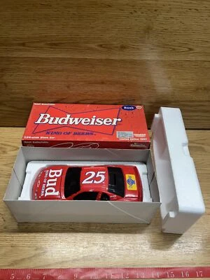 Литая банка Ricky Craven No25 97' Budweiser Chevy Monte Carlo Action 1:24 NASCAR - Изображение 1 из 4