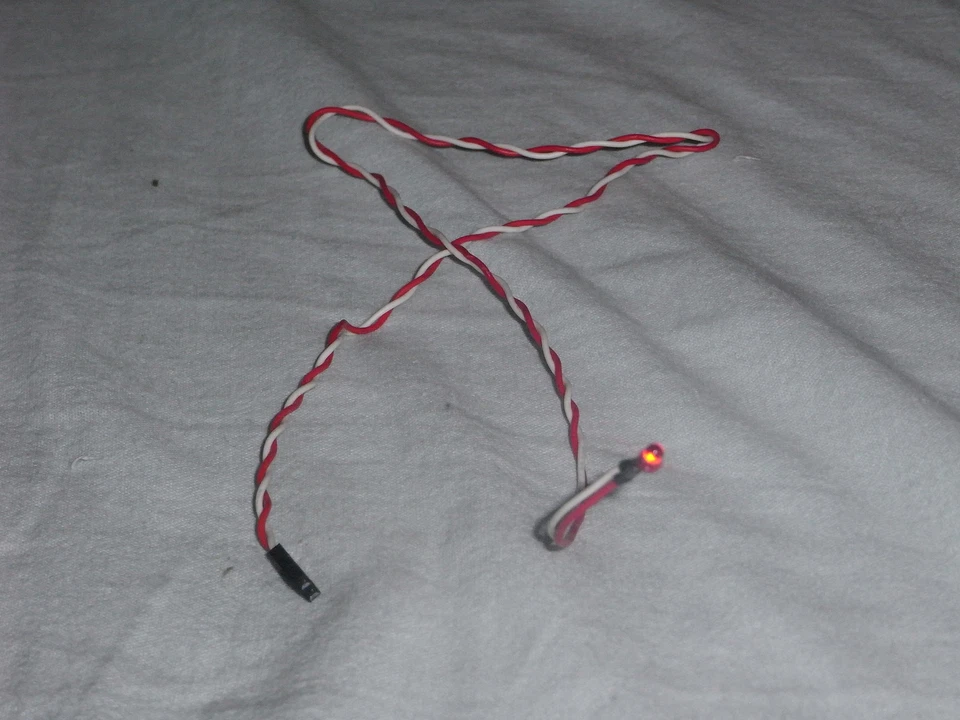 HDD Festplatte LED Anschluss für PC Leuchtdiode kleine rote Leuchte Frontpanel - Bild 1 von 1