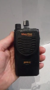 MOTOROLA Mag One BPR40 UHF (450-470MHz) 8CH 4W Two Way Radio AAH84RCS8AA1AN - Picture 1 of 4