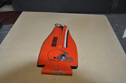 Nfl Cleveland browns football Zipper Coozie Bottle Drink Cooler Bud Light Beer Cover