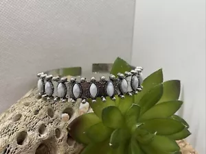 White TURQUOISE SILVER WESTERN SOUTHWEST BRACELET Ranch Wear Chunky Cuff Cowgirl - Picture 1 of 10