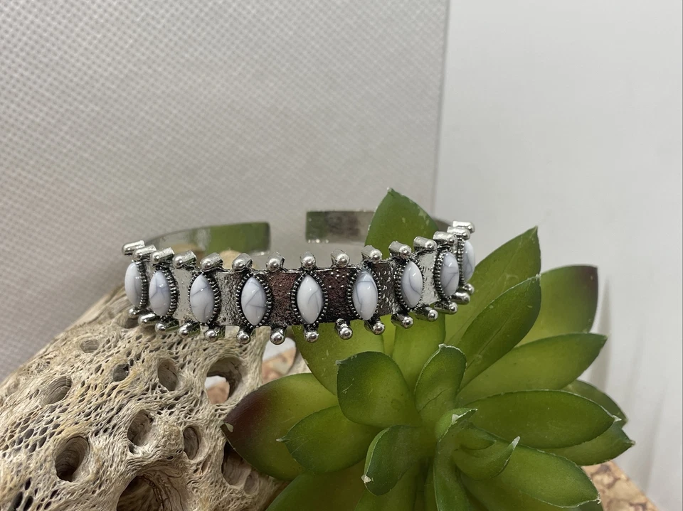 BRAZALETE BLANCO TURQUESA PLATA OESTE SUROESTE Ranch Wear Grueso Puño Vaquera Foto 1 de 4