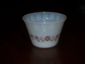 VINTAGE DYNAWARE "BROWN FLOWERS" CUSTARD CUP MILK GLASS - Picture 1 of 1