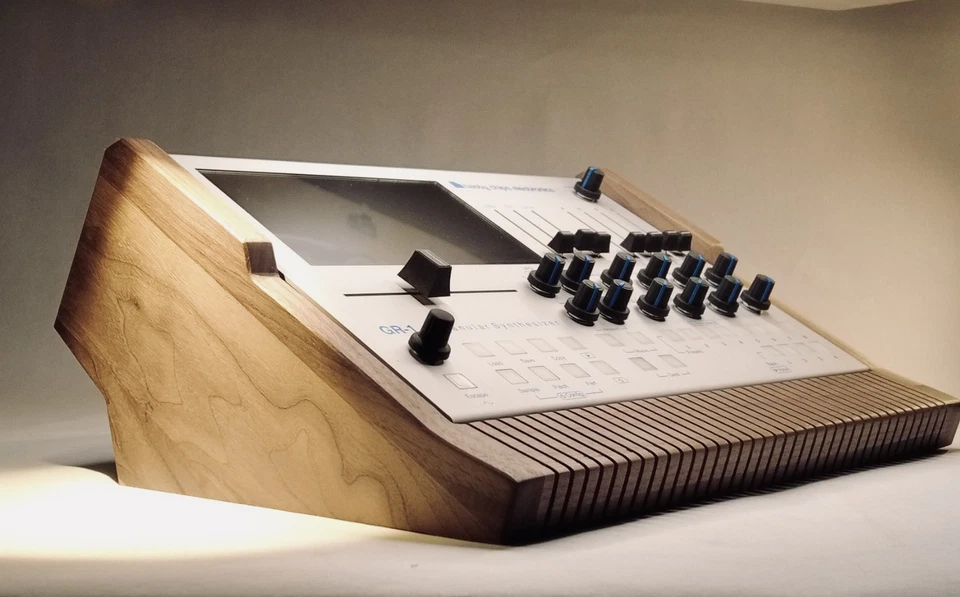 Tasty Chips GR 1 Nussbaum Stand Ständer Massiv Holz - Bild 1 von 1