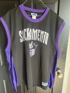 Camiseta vintage Sacramento Kings NBA XL sin mangas negra púrpura hecha en Indonesia - Imagen 1 de 4