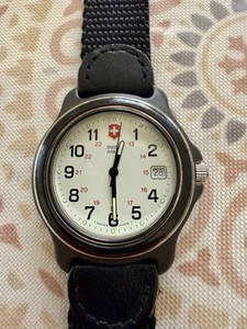 Vintage Swiss Army quartz watch. Swiss Made - Picture 1 of 5