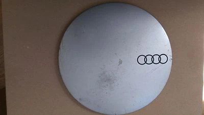 OEM AUDI 200 wheel center hub cap - Image 1 of 3