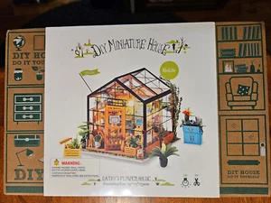 Rolife Cathys Flower House NiS DG104 DiY Miniatura Casa Kit VERSIÓN ANTIGUA LED - Imagen 1 de 3