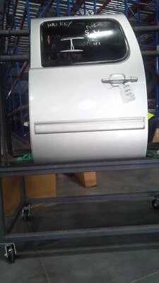 Conjunto de puerta trasera izquierda usado lado trasero se adapta a: 2012 GMC Yukon XL 1500 trasero izquierdo gr Foto 1 de 4