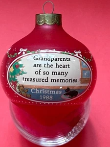 Christmas 1988 Hallmark Ornament Grandparents are the heart of so many treas - Picture 1 of 4