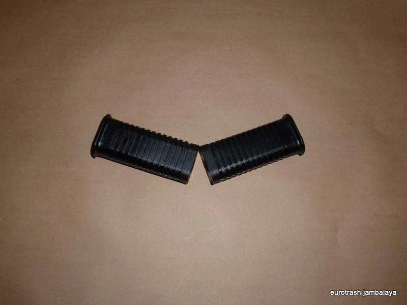 NEW Moto Guzzi RIDER PEG RUBBER SET Pair V50 V65 500 650 3944-3200 foot footrest - Imagem 1 de 1