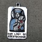 Vintage srebrny odcień Matki Bożej Częstochowskiej katolicki wisiorek medal oznaczony TRZCINA