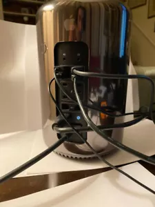 Mac Pro (Late 2013) 32GB 3.5 Ghz 6-Core Intel Xeon 1TB HD AMD Firepro D700 - Picture 1 of 4