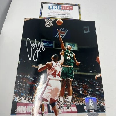 ANTOINE WALKER AUTOGRAPHED SIGNED Boston Celtics 8x10 PHOTO Tri Star - Image 1 of 4