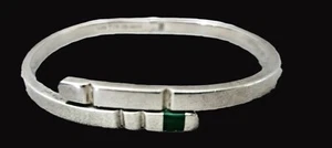 Vintage Sterling Silver Hinged Bangle Bracelet with Malachite (26 grams) - Picture 1 of 6