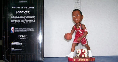 Camiseta roja Lebron James Rookie 2003 regate Bobblehead Cleveland Cavaliers Foto 1 de 2