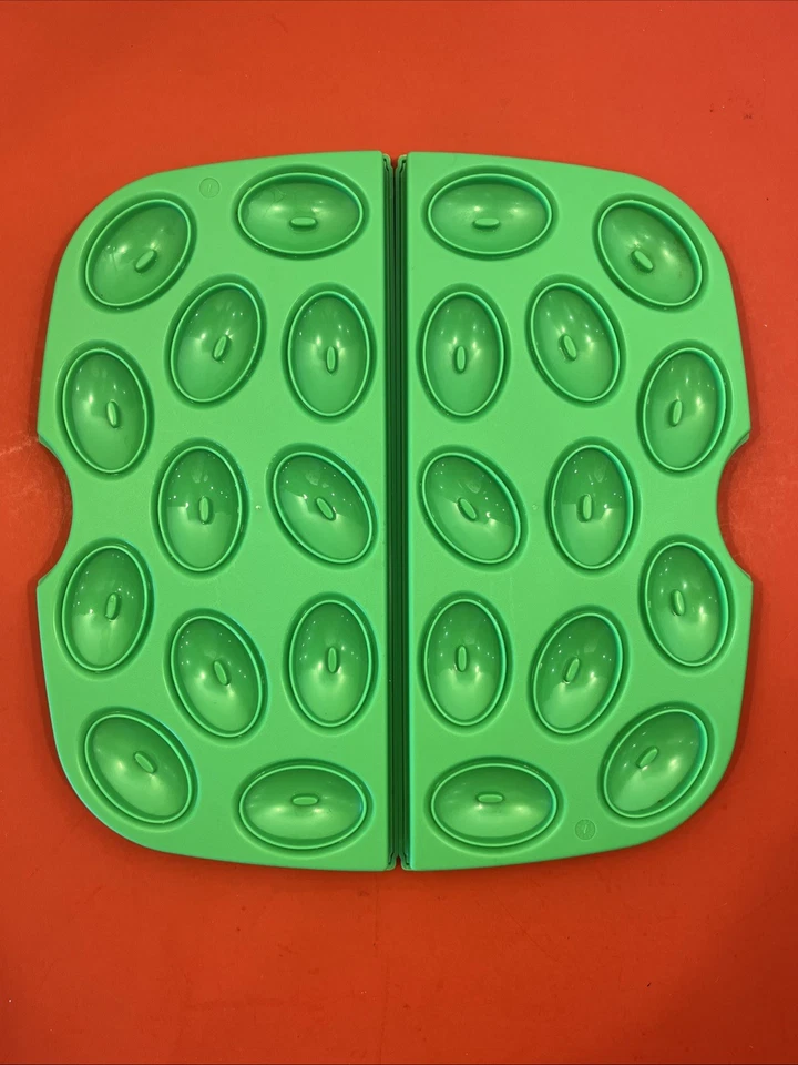 Pampered Chef Cool & Serve Two Replacement Green Deviled Egg Large Trays - Image 1 of 4