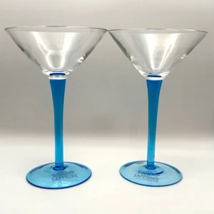 Bombay Zafiro 2 Vasos de Martini de Cóctel con Logo Grabado con Tallo Azul 7" NUEVO - Imagen 1 de 7