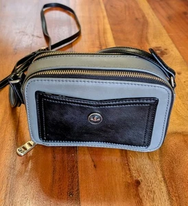 Borsa a tracolla piccola elegante Nica - perfetta per Essentials - Foto 1 di 8