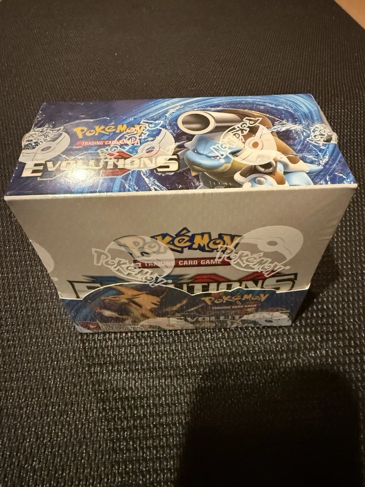 Hot Pokemon Evolutions XY Booster Box - 36 packs of 10 cards