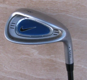 BOYS JUNIOR YOUTH NIKE STEEL PITCHING WEDGE 45 LOFT RIGHT HAND AGES 5-8 SIZE 2 - Imagen 1 de 6