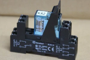 Gebraucht: Relais 24Vdc FINDER Typ 40.52 auf Sockel 95.85.10 - Bild 1 von 1