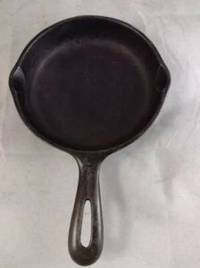 Vintage Unmarked Wagner Ware No. 3 Cast Iron Skillet (6.5 inch) B - Picture 1 of 3