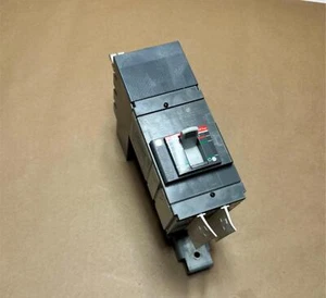 Interruptor de circuito ABB SACE Tmax XT1N 125 45A 3P XT1NU3045AYD ReliaGear neXT Hdwre - Imagen 1 de 6