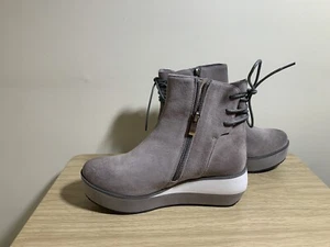 Antelope Fran platform side zipper suede ankle booties gray NWOB size 7-7.5 (38) - Picture 1 of 5