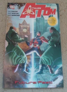 The All New Atom FuturePast - Gail Simone Paperback Comic Book Graphic Novel New - Imagen 1 de 3