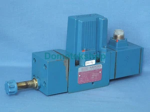 Netstal Moog D661Z2742F P80HXAPFNEA2 963.364.8027 Hydraulic Valve - Picture 1 of 3